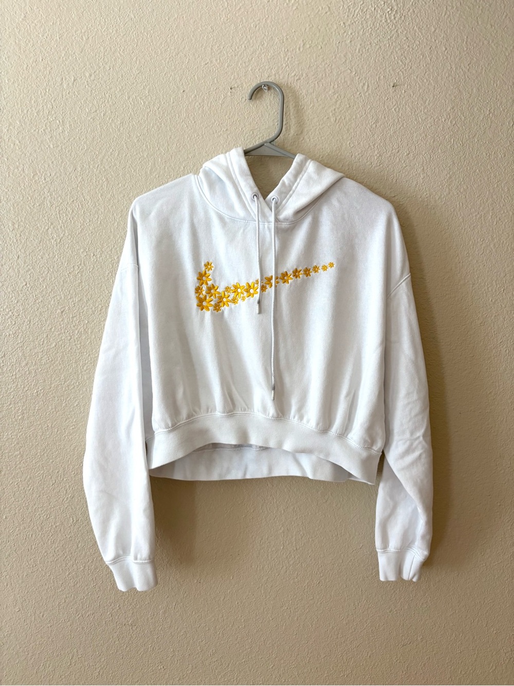 Nike Women’s Fleece Oversized Daisy Embroidered Hoodie